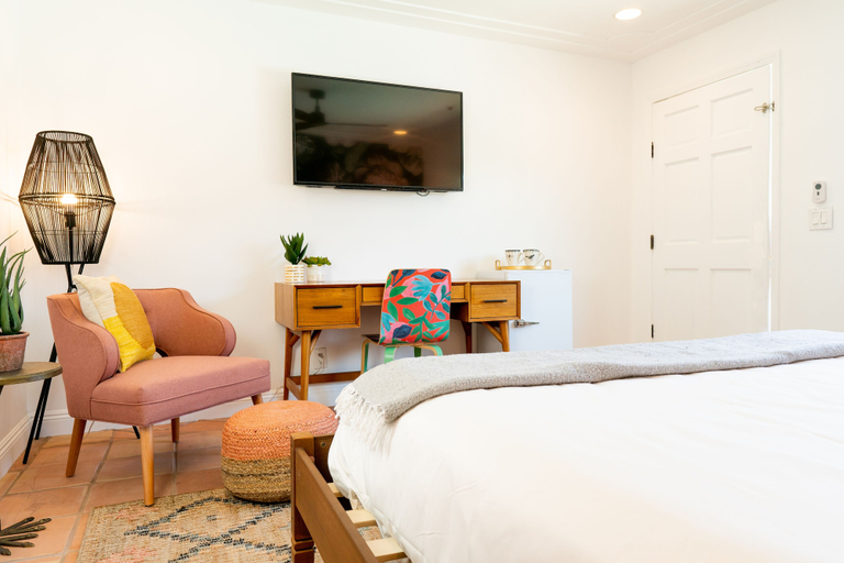 Bedroom 3, Fleur Noire Hotel - 21 and Over, Riverside