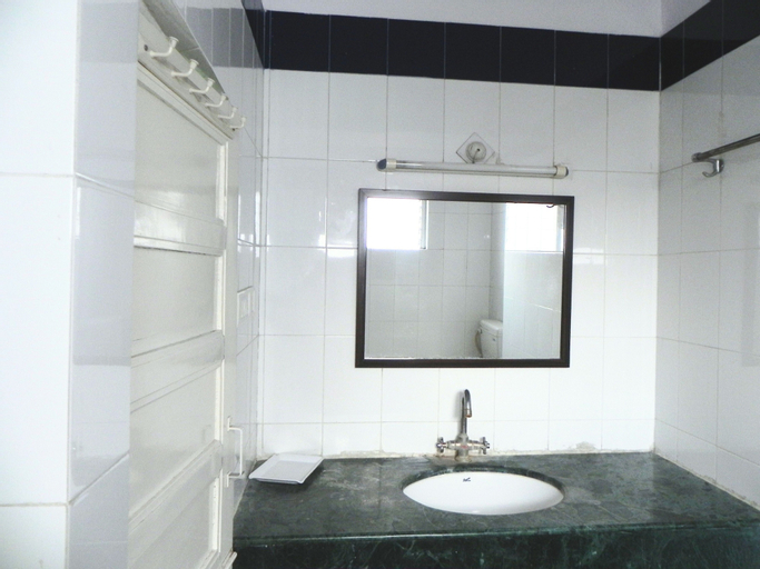 Bathroom 4