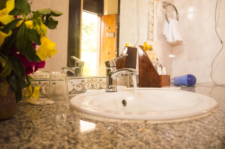 Bathroom 4, Antonio Beach Hotel and Spa, Kati