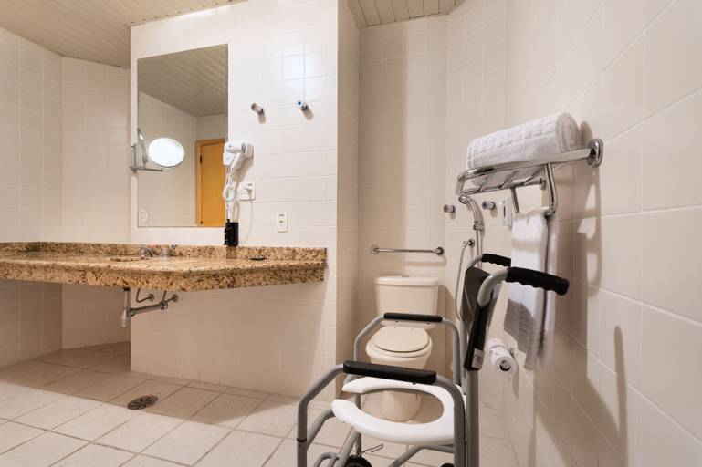 Bathroom 10