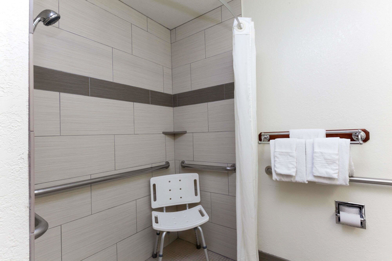 Bathroom 4, Super 8 by Wyndham Flagstaff, Coconino