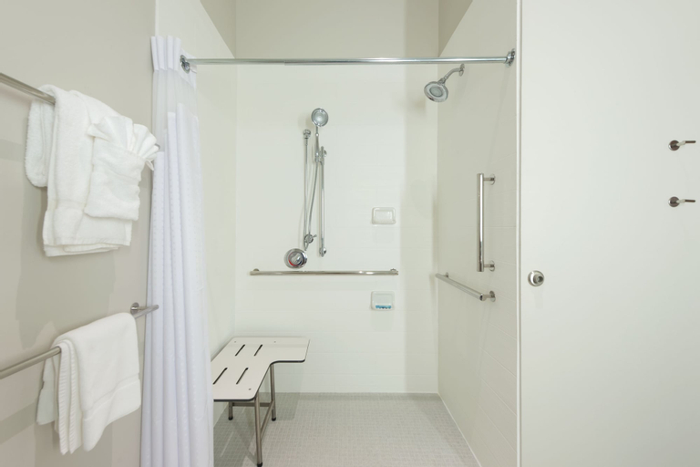 Bathroom 14