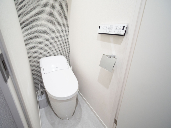 Bathroom 5, Studio G2, Toshima