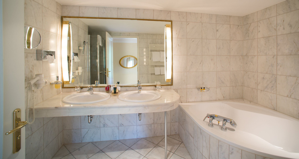 Bathroom 2