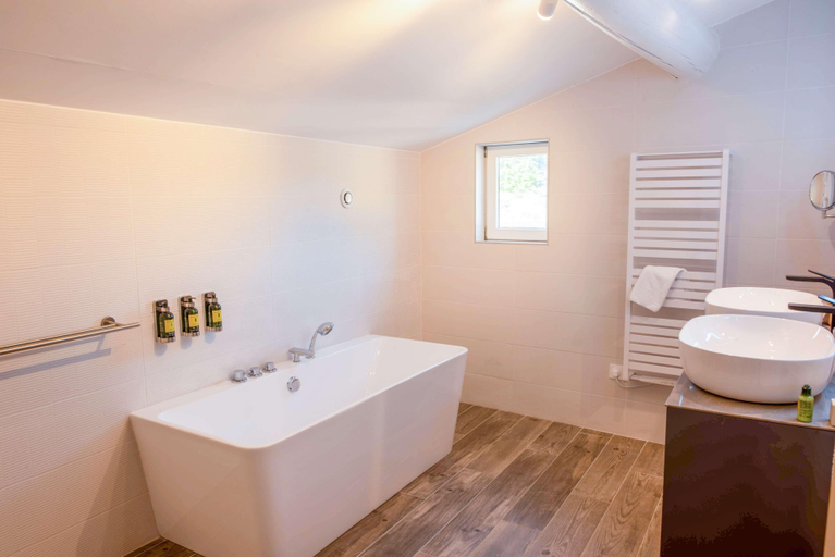 Bathroom 5, Domaine Ribiera, Alpes-de-Haute-Provence