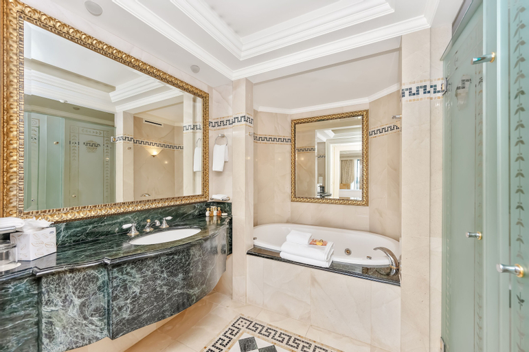 Bathroom 4