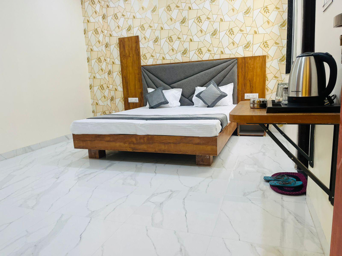 Others 4, Hotel VK 22, Dhar