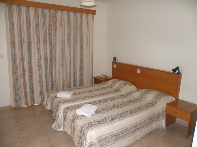 Bedroom 2, Valana Hotel Apartments