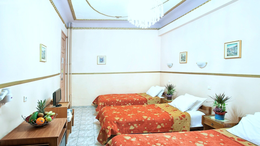 Bedroom 3, Nea Metropolis, Central Macedonia