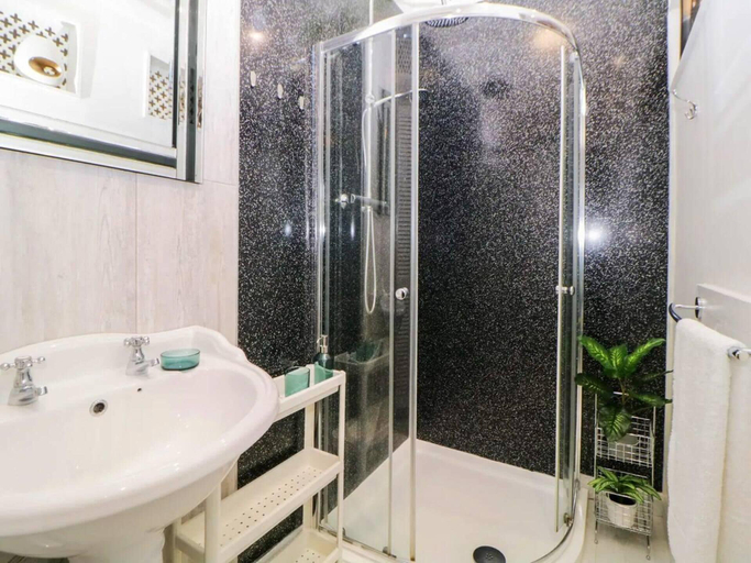 Bathroom 4, English Riviera Coastal Holiday Home in Devon Uk, Torbay
