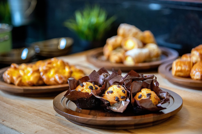Food & Drinks 9