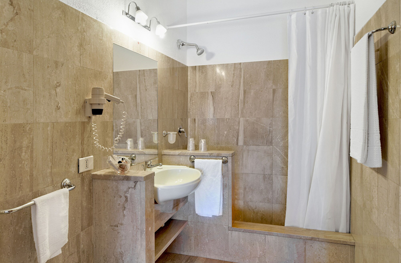 Bathroom 4, Colonna Palace Mediterraneo, Olbia-Tempio