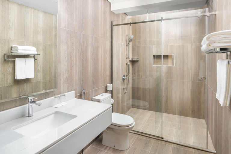 Bathroom 5, Radisson Blu Hotel Riyadh Qurtuba, Riyadh
