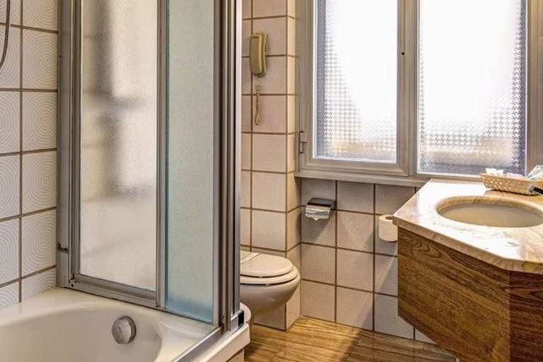 Bathroom 4, Hotel Europa, Florence