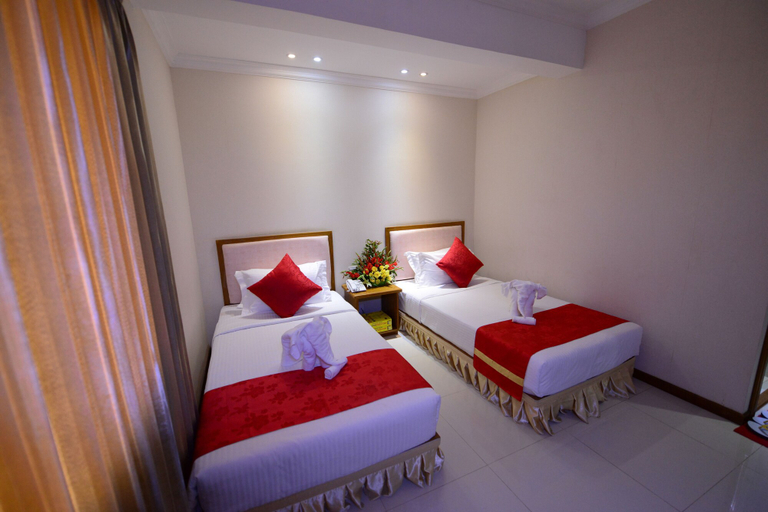 Bedroom 2, Yadanar Theingi Hotel, Mandalay