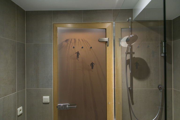 Bathroom 4, Hotel am Dorfplatz, Landeck