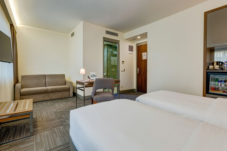 Bedroom 4, Plus Hotel Bostanci Atasehir, Maltepe