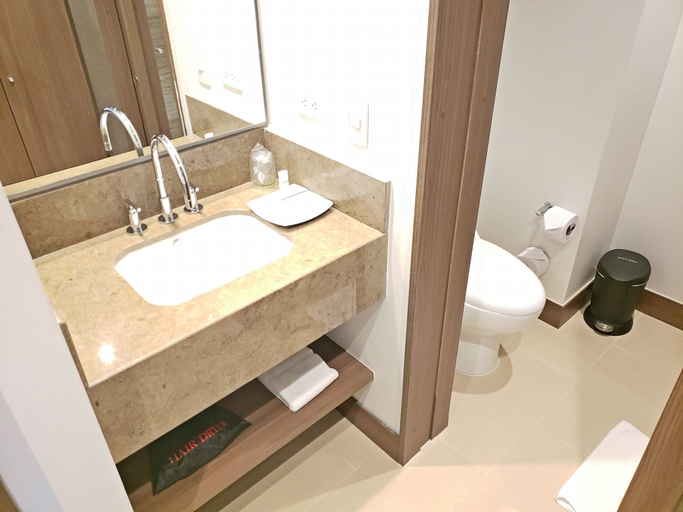 Bathroom 4, Hampton by Hilton Barranquilla, Barranquilla