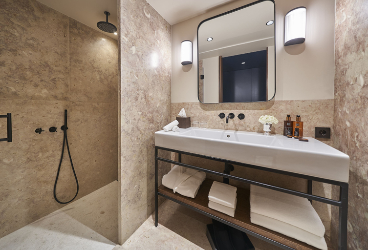 Bathroom 5, PortoBay Flores, Porto