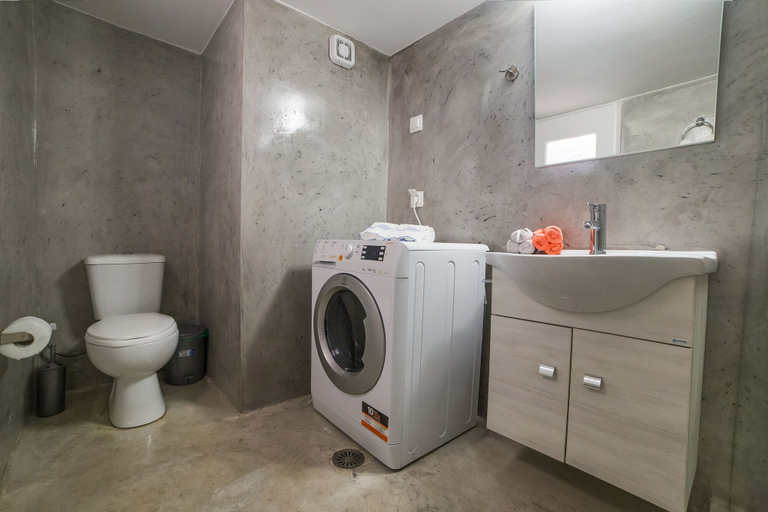 Bathroom 3, D9 center of Glyfada, Attica