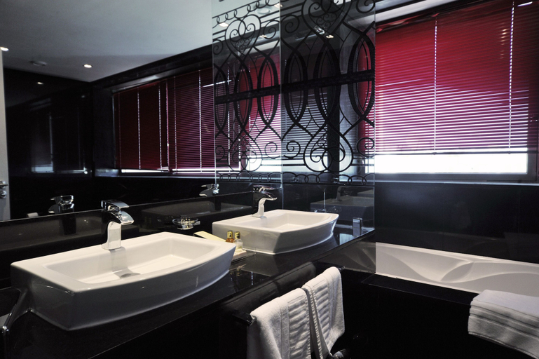 Bathroom 5, Mövenpick Casablanca, Casablanca