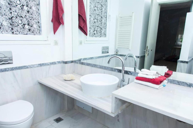 Bathroom 4, Bohemian Studio in Vibrant, Attica