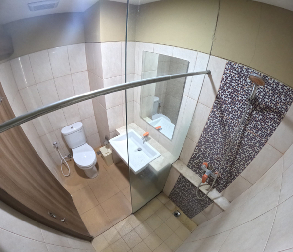 Bathroom 5, Student Park 606 by We Stay, Sleman