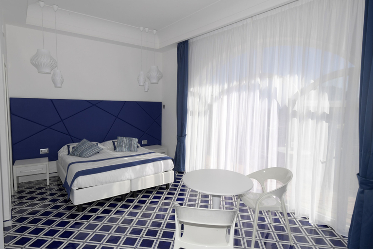 Bedroom 3, Palazzo San Giovanni, Salerno