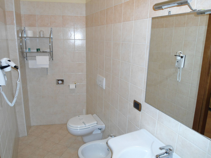 Bathroom 9
