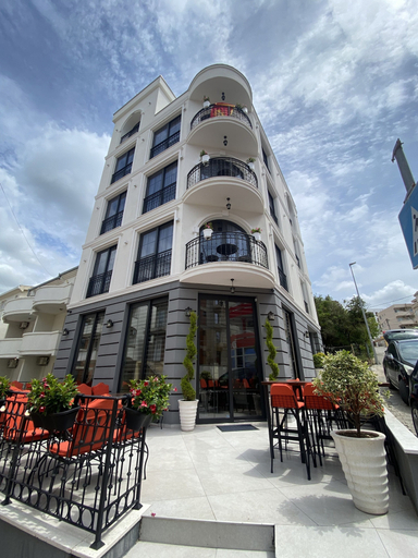 Exterior & Views 2, Baba's Hotel
