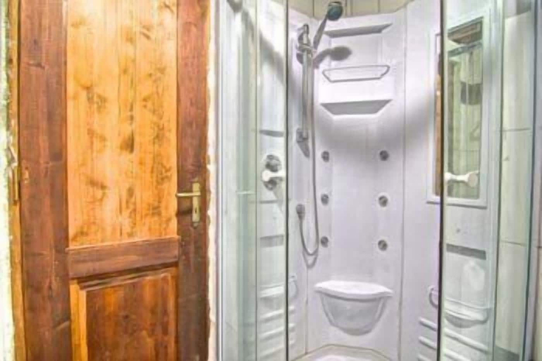 Bathroom 4, Stone Village, Crete