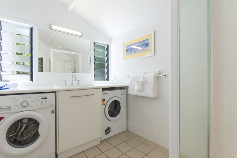 Bathroom 5, By The Sea Port Douglas, Douglas
