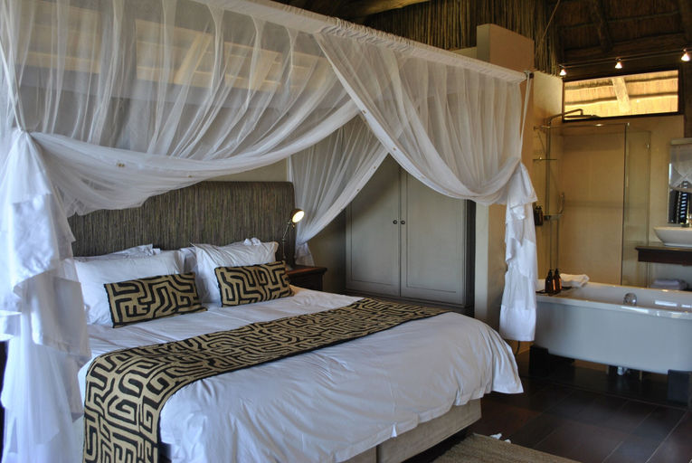 Bedroom 3, Tutwa Desert Lodge, Siyanda