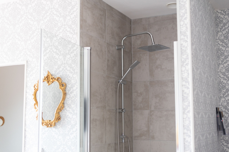Bathroom 4