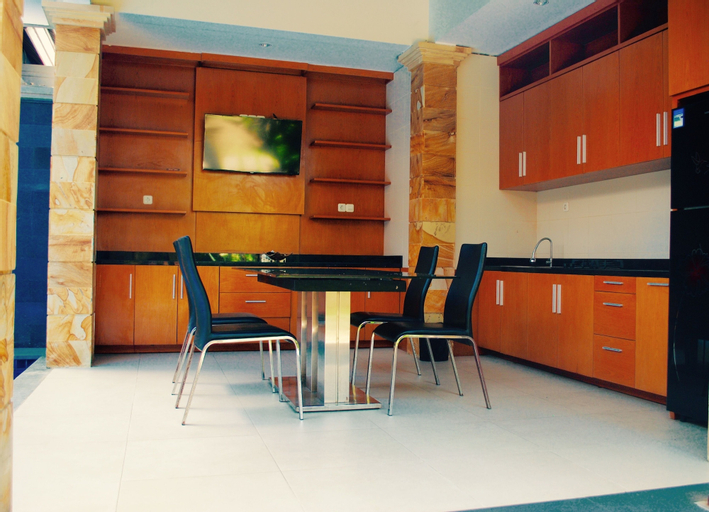 Dining Room 5