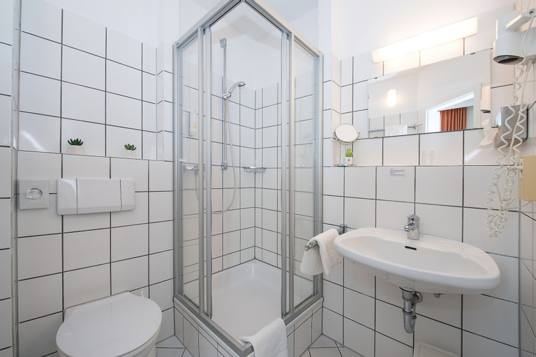 Bathroom 2
