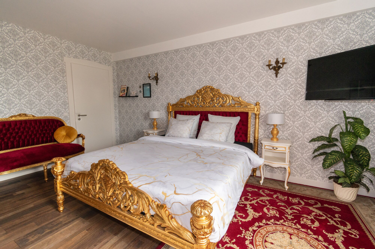 Bedroom 13