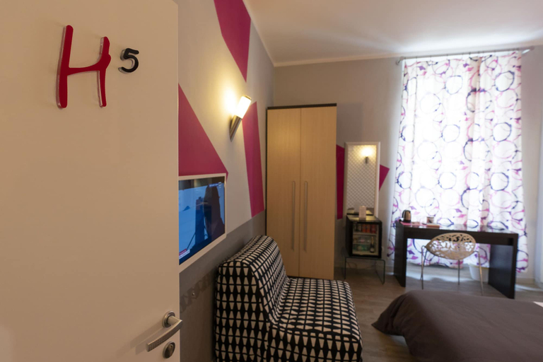 Bedroom 5, H Rooms Boutique Hotel, Napoli