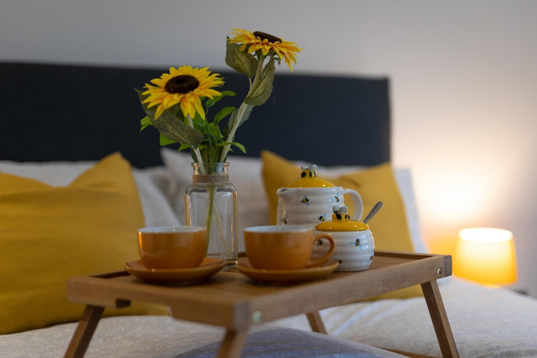 Food & Drinks 5, Plas Gwyn - Walk to Beach Parking Enclosed Garden, Pembrokeshire