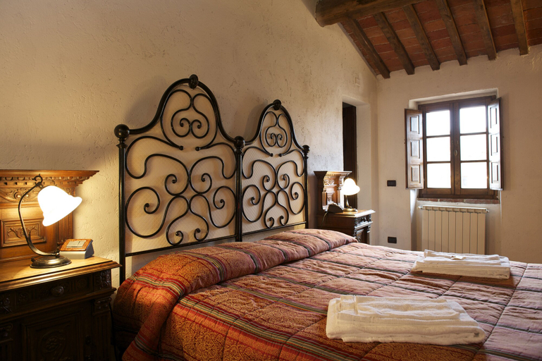 Bedroom 2, Castello di Modanella, Siena