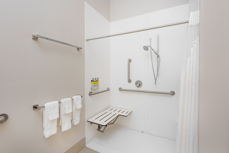 Bathroom 16