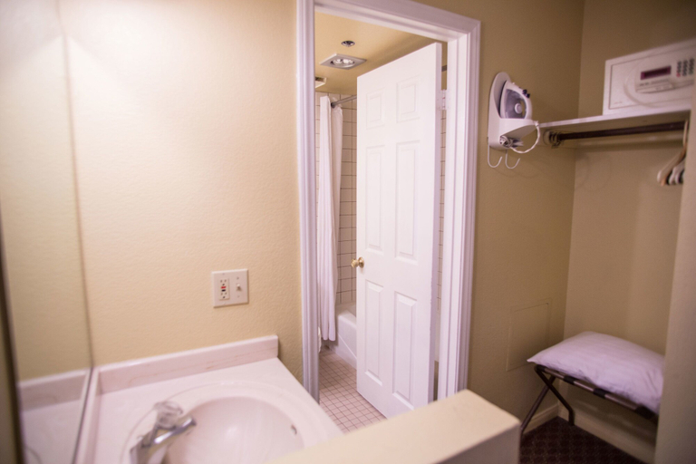 Bathroom 5, The Retreat on Charleston Peak, Clark