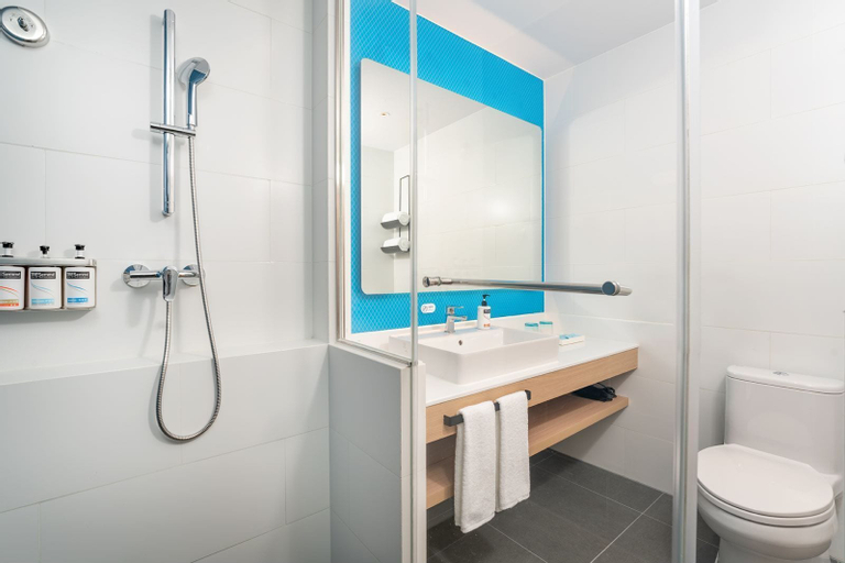 Bathroom 19
