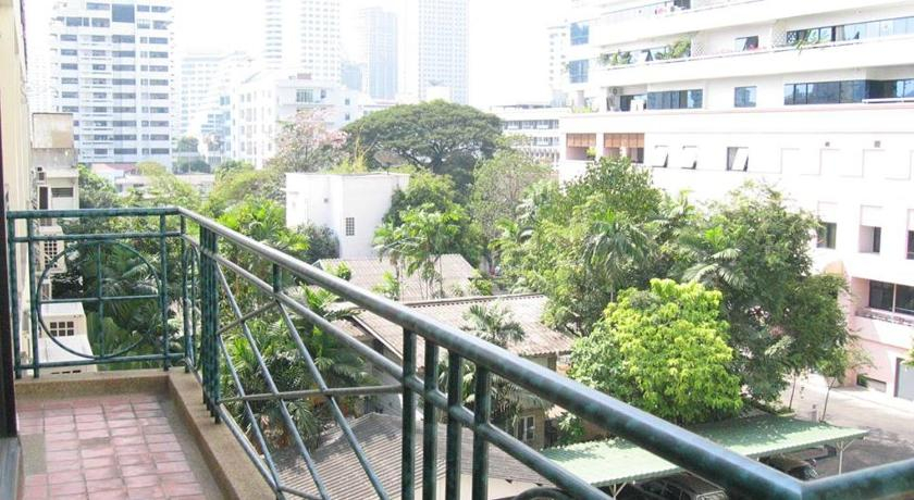 Young Place, Wattana
