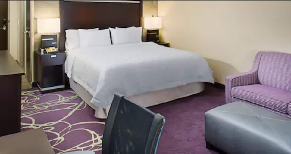 Bedroom 3, Hampton Inn & Suites Lansing West, Eaton