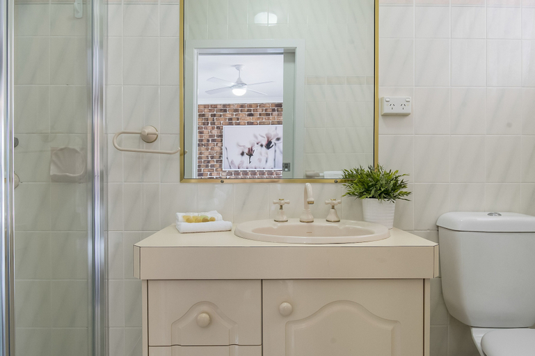 Bathroom 9