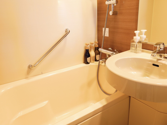 Bathroom 14