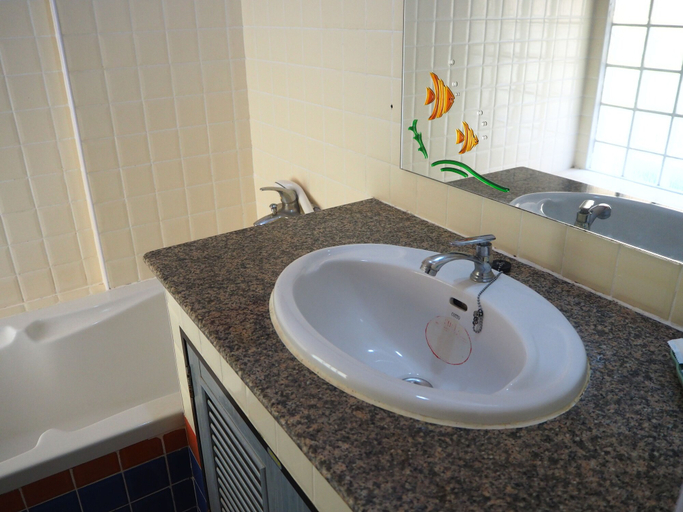 Bathroom 4, Ocean View Resort, Ko Lanta