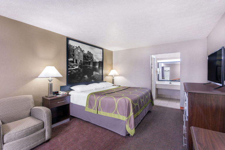 Bedroom 3, Super 8 By Wyndham Locust Grove, Henry