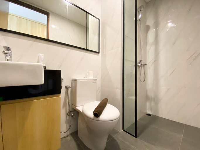 Bedroom 3, Modern Design and Homey Studio Ciputra World 2 Apartment By Travelio, South Jakarta